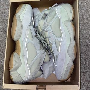 Size 12 Yeezy 500 stone/galet just need to be cleaned
